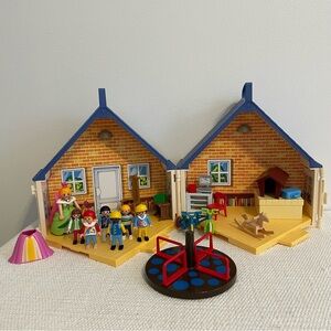 Play Mobil Take Along School carrying case Playset 3 girls & 3 boys & teacher